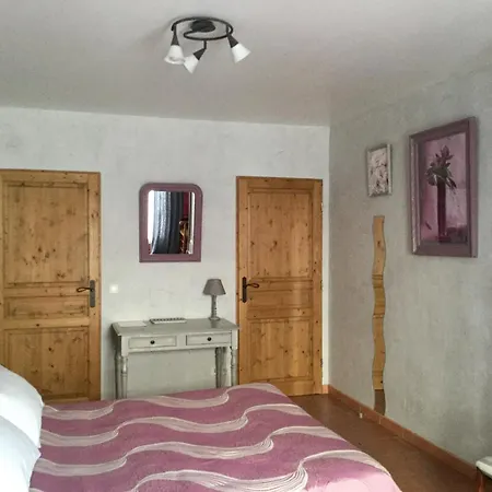 Mas Du Sabartes D'hotes Bed and breakfast Trouillas